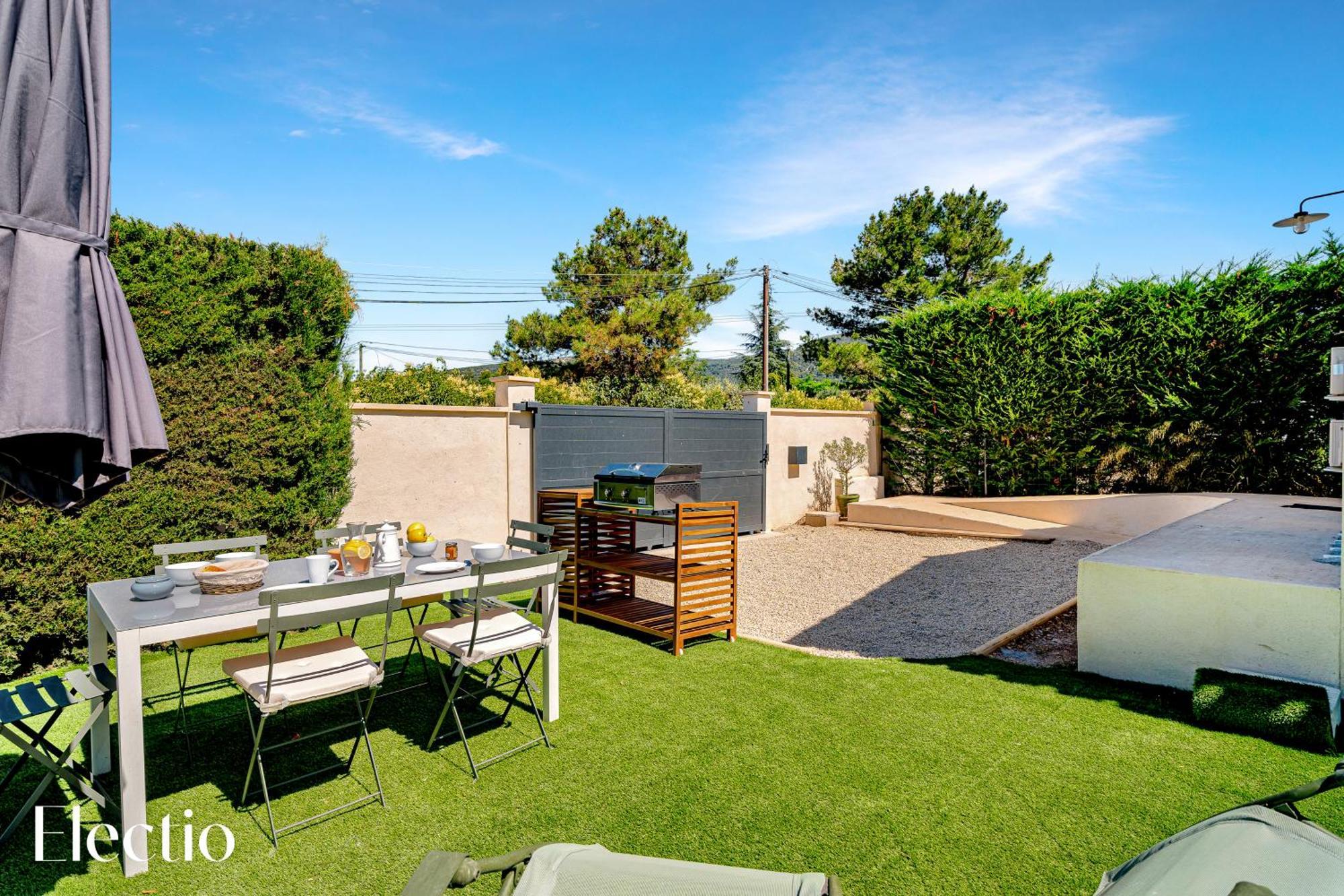 Villa Oliveda - Piscine & Salon Cinema Lourmarin Esterno foto