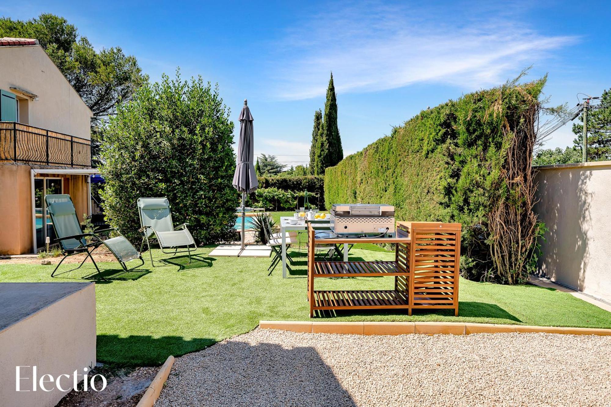 Villa Oliveda - Piscine & Salon Cinema Lourmarin Esterno foto