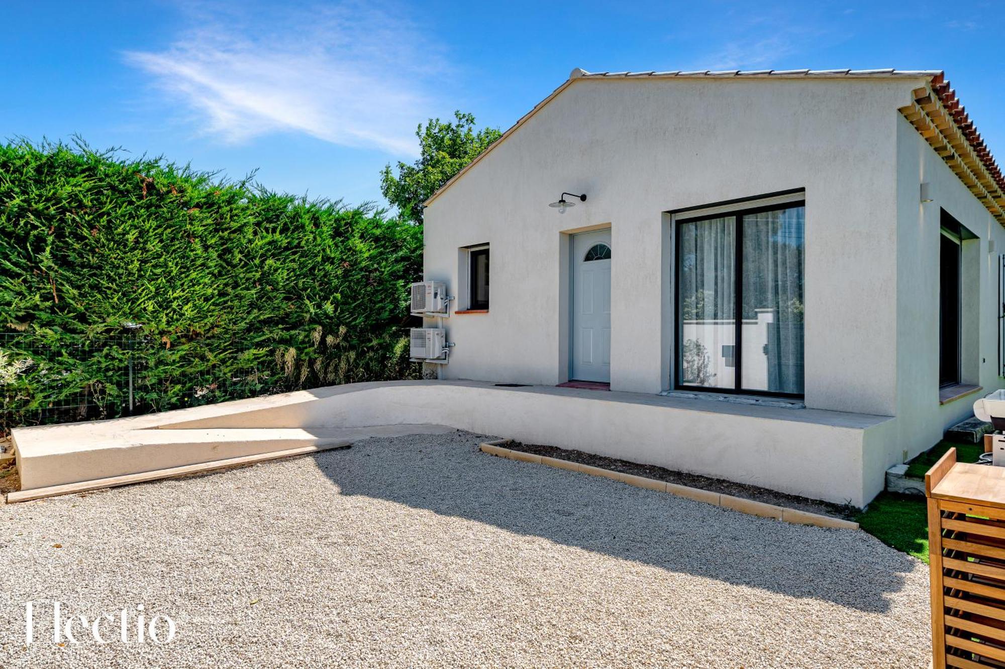 Villa Oliveda - Piscine & Salon Cinema Lourmarin Esterno foto